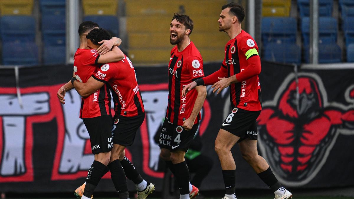 gen�lerbirli�i s�per lig fenerbah�e foto�raflar� resimleri