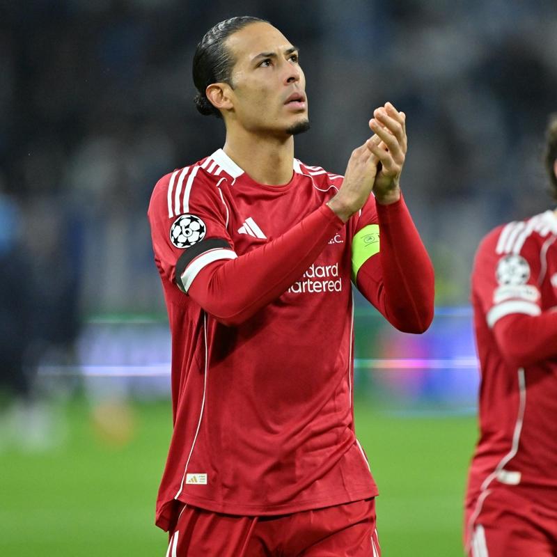 Virgil van Dijk futbol sonras� plan�n� a��klad�