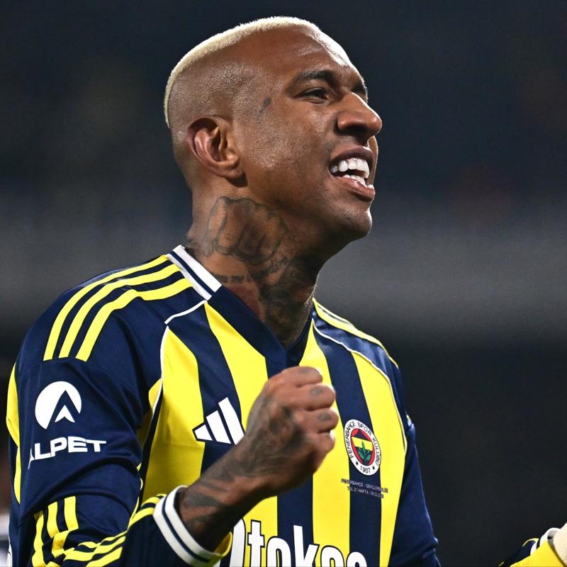 Anderson Talisca gollerine devam ediyor