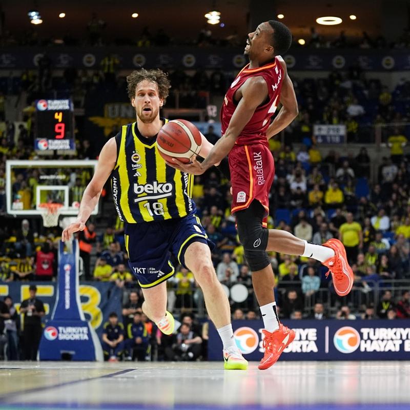 Basketbol derbisi Kanarya'n�n