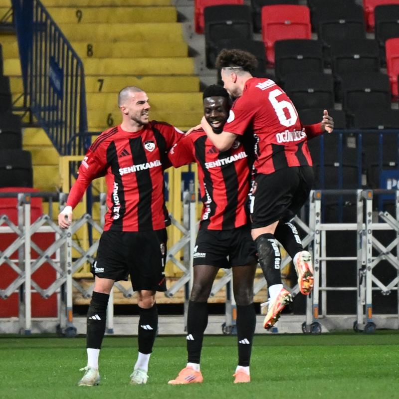Gaziantep FK galibiyet hasretine Kas�mpa�a kar��s�nda son verdi