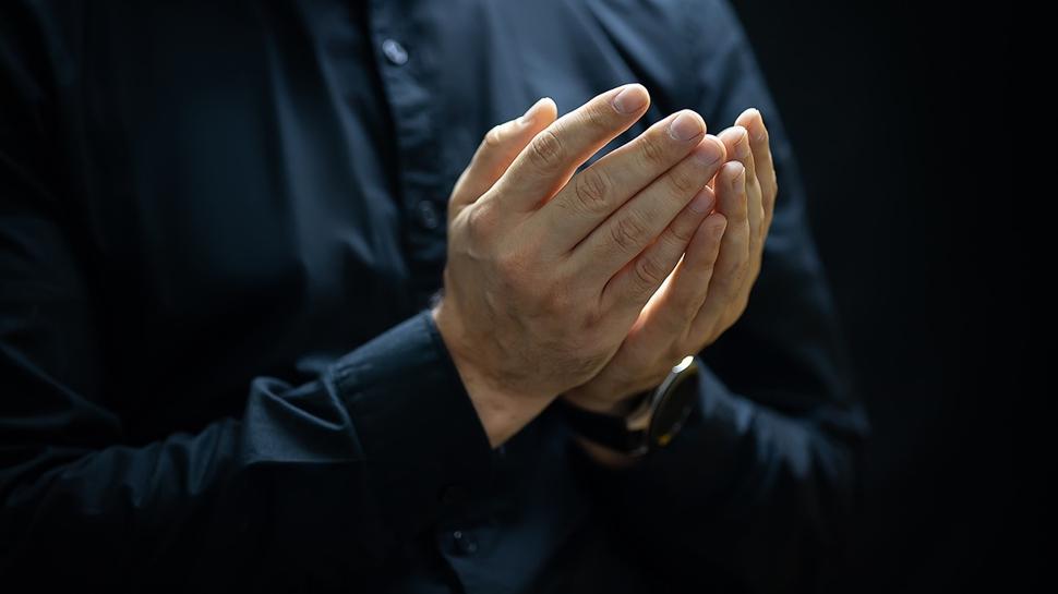 İftarda okunacak dualar nedir? Oruç açarken nelere dikkat edilmeli?