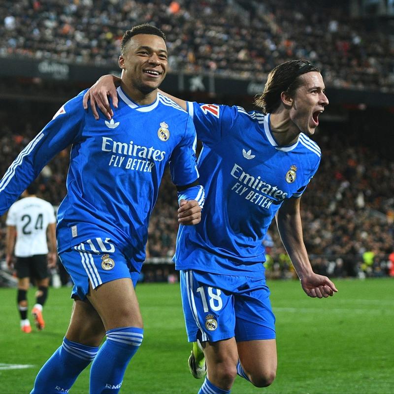 Real Madrid, Valencia deplasman�ndan 3 puanla ayr�ld�