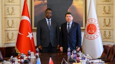 Adli i�birli�inde yeni d�nem! Bakan Tun�, Somalili mevkida�� Sheikhali ile bir araya geldi