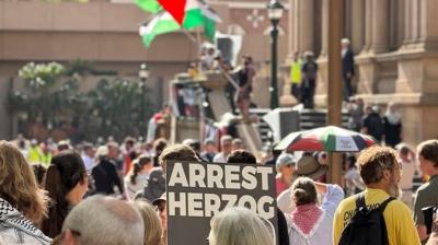 Avustralya'da Herzog protestosu: Binlerce ki�i kat�ld�