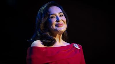 Babas� terk etti, yoksulluk i�inde b�y�d�: T�rkan �oray'�n hayat� 'Ye�il�am' filmlerini aratm�yor!