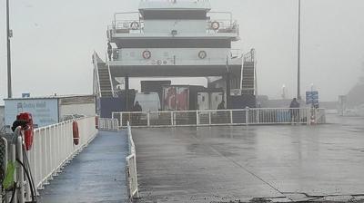 Bo�az'da g�r�� s�f�r: Gemi trafi�i ask�ya al�nd�