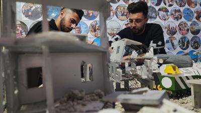 Filistinli gen�ler �srail'in Gazze'de yol a�t��� y�k�m� maketlerle anlatt�