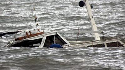 Libya'da g��men ta��yan tekne alabora oldu: �ok say�da �l� ve kay�p var