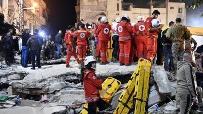 L�bnan'�n kuzeyindeki Trablus�am'da ��ken binada hayat�n� kaybedenlerin say�s� 9'a y�kseldi