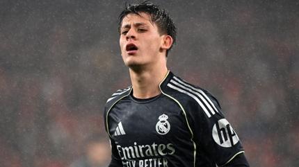 Arda G�ler'e sert ele�tiri! �Topsuz oyunda kayboldu�