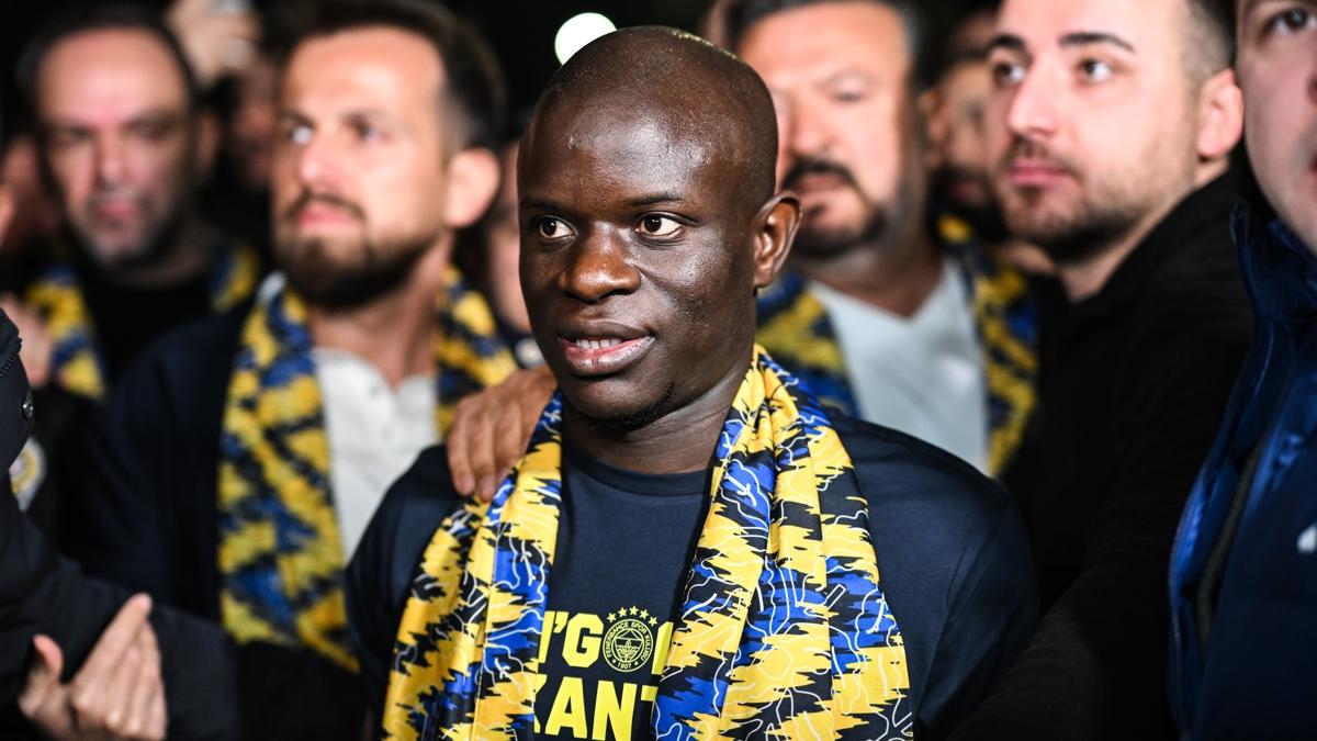 Arsene Wenger NGolo Kante Fenerbah�e foto�raflar� resimleri