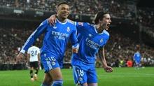 Real Madrid, Valencia deplasman�ndan 3 puanla ayr�ld�