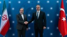 T�rkiye-�ran hatt�nda diplomasi trafi�i... Bakan Fidan Arak�i ile g�r��t�