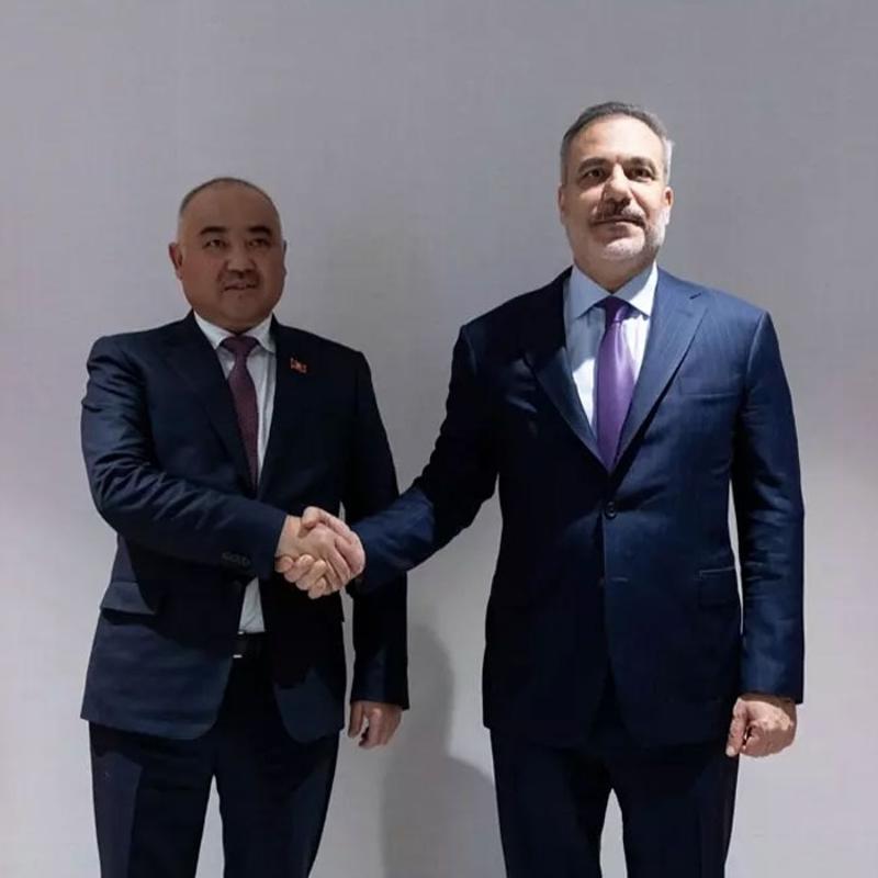 Bakan Fidan, K�rg�zistan Meclis Ba�kan� Turgunbek uulu ile bir araya geldi