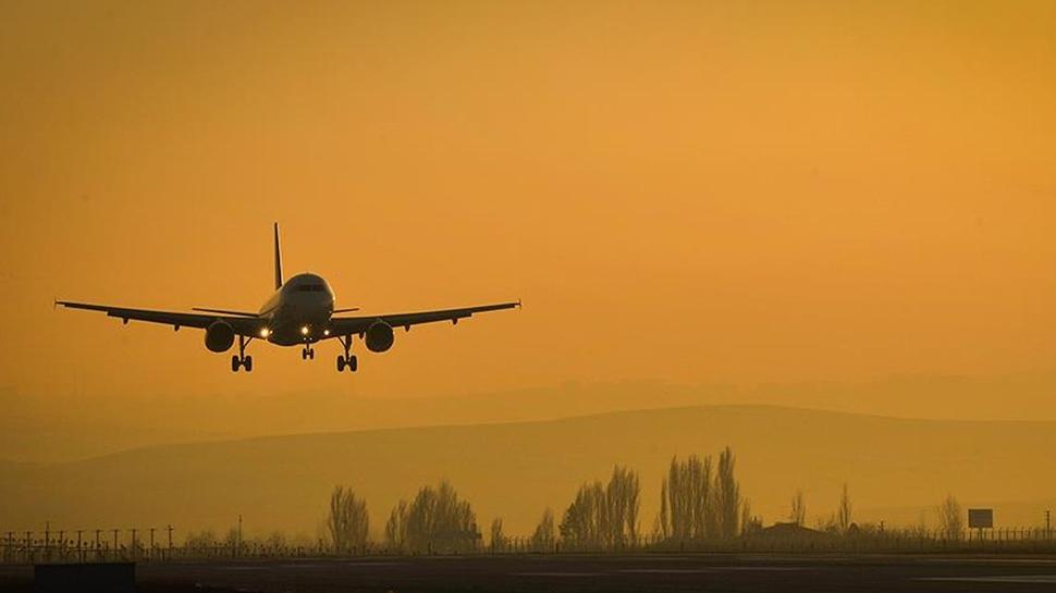 K�ba'da u�ak yak�t� t�kendi! Hava yollar�na yak�t verilmeyecek