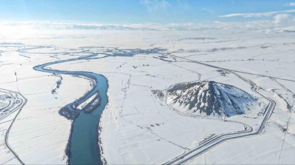 Mu� Piramidi k�� manzaras�yla g�renleri hayran b�rakt�