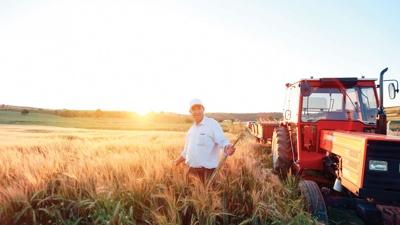 Depremzede �ift�inin yaralar� sar�l�yor