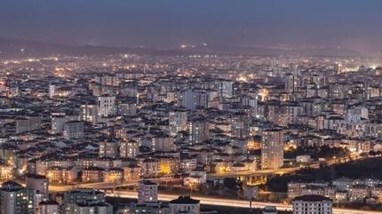 57 ilden daha kalabal�k! T�rkiye'nin bu il�esi 1 milyonu ge�ti