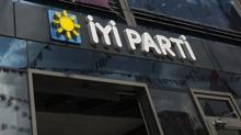 �Y� Parti, Mehmet Korkmaz'� ihra� etti