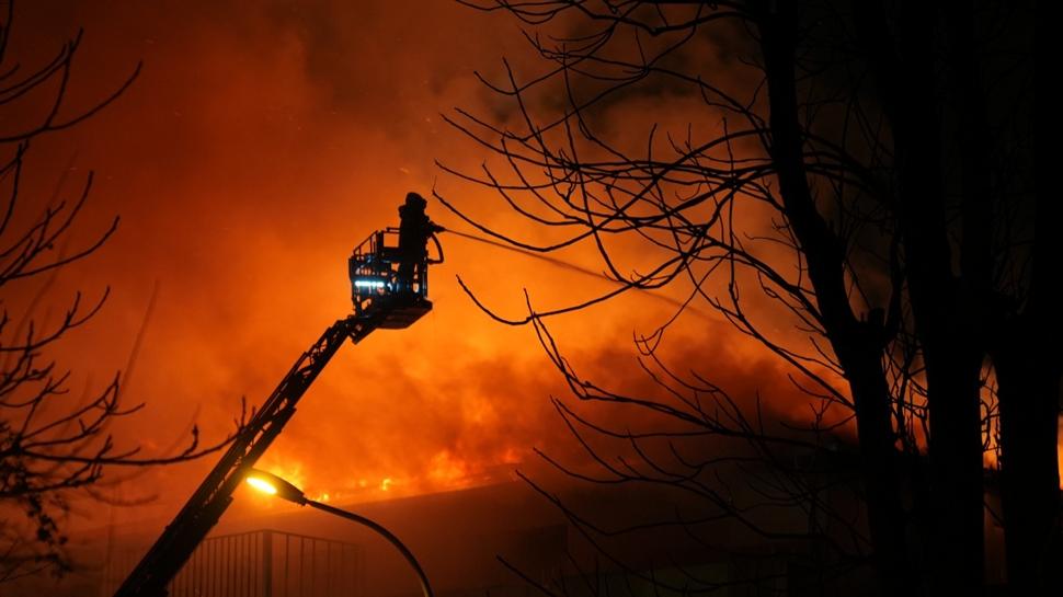 �sk�dar'da yang�n pani�i