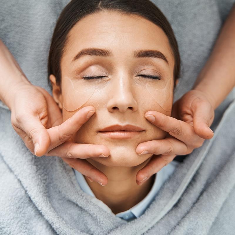 D���k g�z kapaklar�n� kald�r�yor: 5 y�z yogas� hareketi