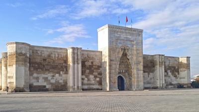 800 y�ll�k Sultanhan� Kervansaray� yeniden hayat buldu: 10 oda hizmete girdi