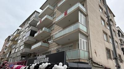 K���k�ekmece'de hareketli anlar... 5 katl� bina tahliye edildi