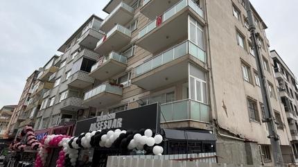 5 katl� binada kayma pani�i! 11 daire tahliye edildi