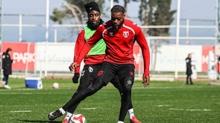 Samsunspor'da Antalyaspor mesaisi s�r�yor