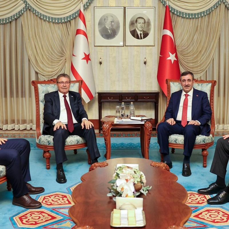 Cumhurba�kan� Yard�mc�s� Y�lmaz, KKTC Ba�bakan� �stel ile g�r��t�: Adan�n ger�eklerini herkesin g�rmesi laz�m