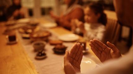 Sahurda nas�l niyet edilir? Niyet etmeden oru� tutulur mu?