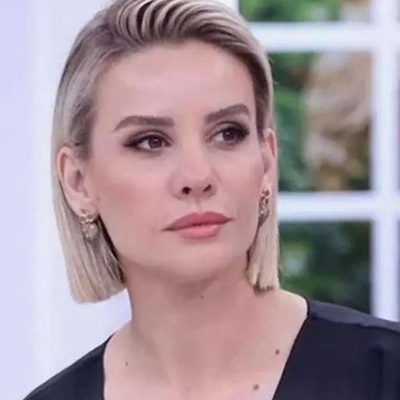 Annesiyle benzerli�i g�ndem oldu