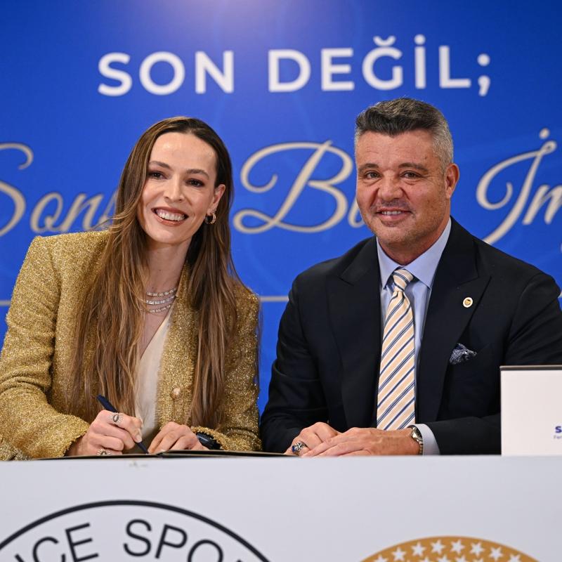 Fenerbah�e'de tarihi t�ren! Eda Erdem son imzas�n� att�