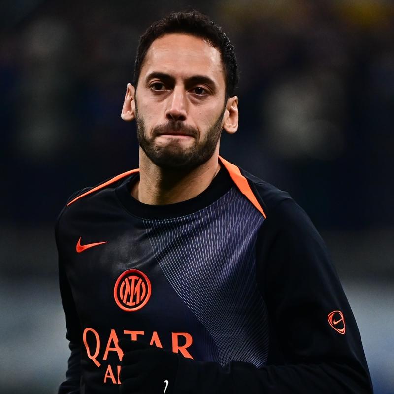 Inter'de Hakan �alhano�lu geri d�n�yor