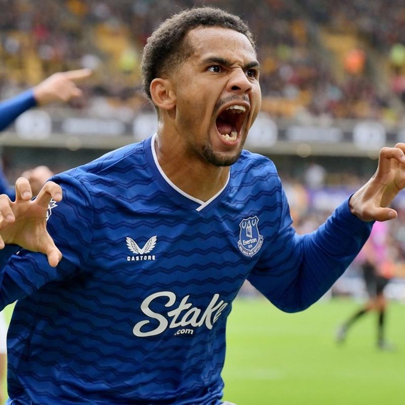 Manchester United, Iliman Ndiaye'nin pe�inde