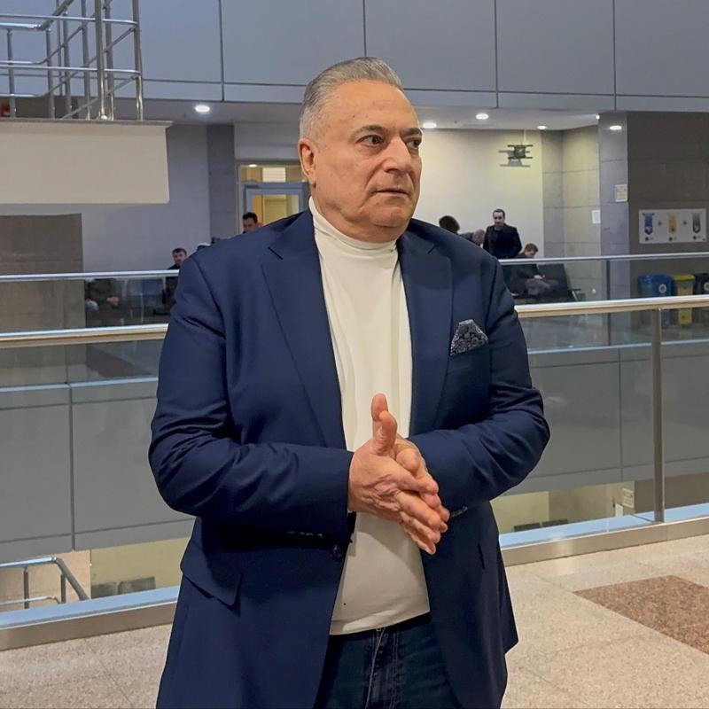 �lk kez anlatt�! 'Bir anda enseme vurup...'