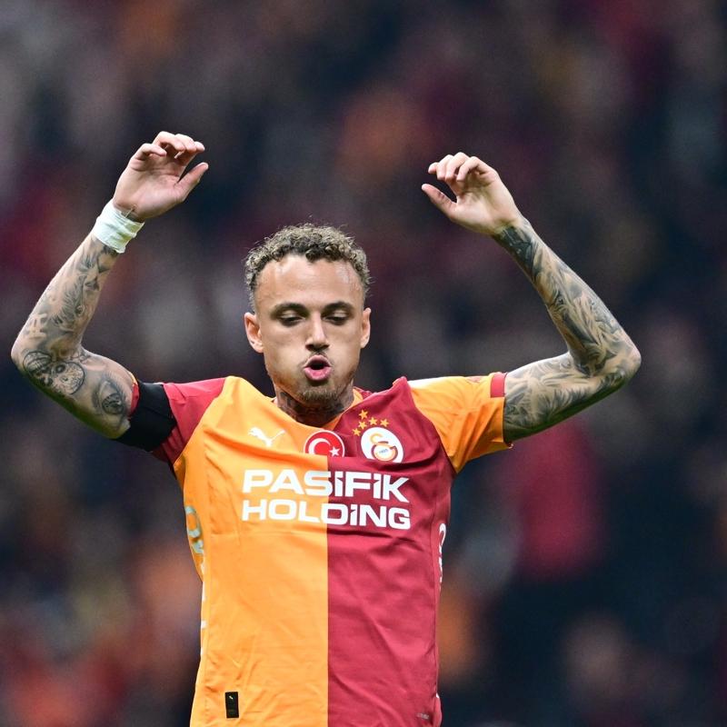 Milli tak�mdan hocas�, Noa Lang'� izlemeye geldi