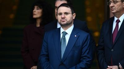 Adalet Bakan� G�rlek: 86 milyonun bakan�y�m, kap�m herkese a��k