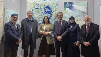 Ebru sanat� Paris'te 