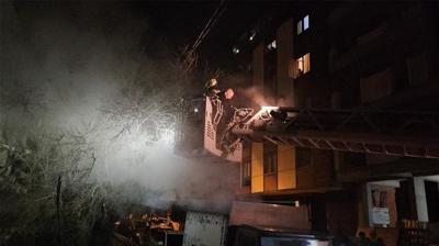 Alevlerin aras�nda yard�m ���l�klar�! Nefes alam�yoruz