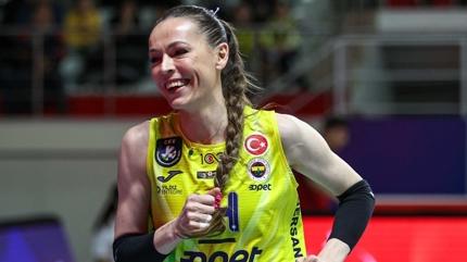 Fenerbah�e'de tarihi t�ren! Eda Erdem son imzas�n� att�