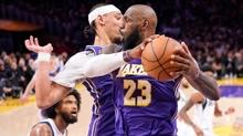 Los Angeles Lakers, Dallas Mavericks'i yendi
