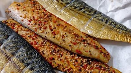 Beyaz sa�lar� do�al rengine d�nd�r�yor! Boya gibi iki bal�k