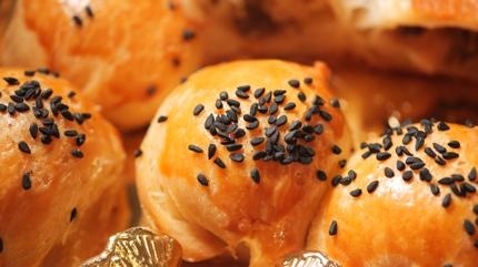 Kokusu sofraya �a��r�yor: Kahvalt�l�k zeytinli po�a�a tarifi