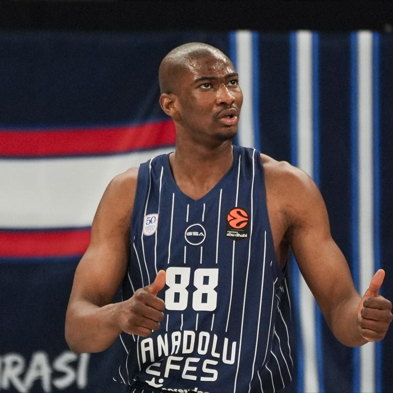 Anadolu Efes'te Kai Jones'un s�zle�mesi 2 y�l uzat�ld�