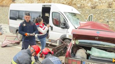 Burdur'da feci kaza: 2 can kayb�