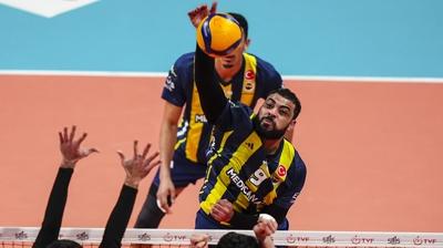 Fenerbah�e, Galatasaray'� set vermeden devirdi