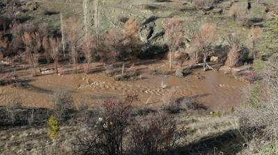 G�ksu nehri ta�t�! Tar�m arazileri sular alt�nda kald�