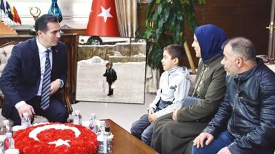 Kar altında İstiklal Marşı okumuştu! “Batuhan'ı yetiştirenlere teşekkür ediyorum”